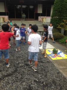 川口アイシンク少年サッカー小学生二年生三年生四年生/スイカ割り