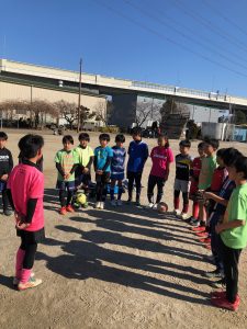 U-10みんなの前で発表川口市立慈林小学校新郷スポーツセンターJリーグリーガープロアイシンク新郷南安行東神根小学生一二三四五六年幼児少年サッカークラブチーム