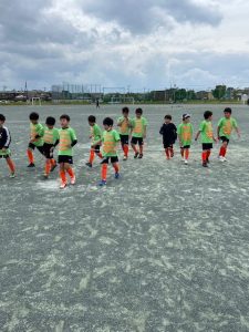 U-8試合上手くなる自分たちで考えるチーム鳩ヶ谷Jリーグリーガープロ川口市アイシンク新郷南安行東慈林神根小学校小学生一二三四五六年幼児少年サッカークラブチーム