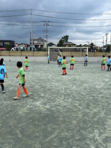 U-8試合上手くなる自分たちで考えるチーム鳩ヶ谷Jリーグリーガープロ川口市アイシンク新郷南安行東慈林神根小学校小学生一二三四五六年幼児少年サッカークラブチーム