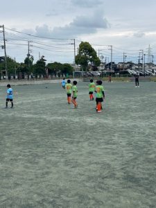 U-8試合上手くなる自分たちで考えるチーム鳩ヶ谷Jリーグリーガープロ川口市アイシンク新郷南安行東慈林神根小学校小学生一二三四五六年幼児少年サッカークラブチーム