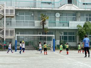 U-8大谷口試合上手くなる自分たちで考えるチーム鳩ヶ谷Jリーグリーガープロ川口市アイシンク新郷南安行東慈林神根小学校小学生一二三四五六年幼児少年サッカークラブチーム