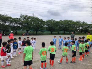 U-8試合上手くなる自分たちで考えるチーム鳩ヶ谷Jリーグリーガープロ川口市アイシンク新郷南安行東慈林神根小学校小学生一二三四五六年幼児少年サッカークラブチーム