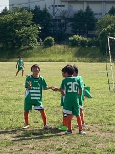 新郷東部公園試合上手くなる自分たちで考えるチーム鳩ヶ谷Jリーグリーガープロ川口市アイシンク新郷南安行東慈林神根小学校小学生一二三四五六年幼児少年サッカークラブチーム