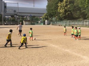 U-6芝第二グランド試合試合上手くなる自分たちで考えるチーム鳩ヶ谷Jリーグリーガープロ川口市アイシンク新郷南安行東慈林神根小学校小学生一二三四五六年幼児少年サッカークラブチーム