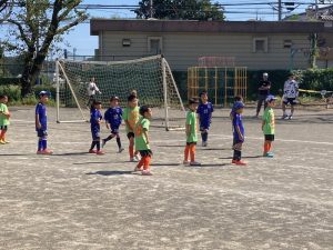 U-7U-8試合上手くなる自分たちで考えるチーム鳩ヶ谷Jリーグリーガープロ川口市アイシンク新郷南安行東慈林神根小学校小学生一二三四五六年幼児少年サッカークラブチーム