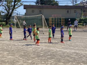 U-7U-8試合上手くなる自分たちで考えるチーム鳩ヶ谷Jリーグリーガープロ川口市アイシンク新郷南安行東慈林神根小学校小学生一二三四五六年幼児少年サッカークラブチーム