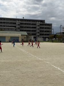 U-10試合上手くなる自分たちで考えるチーム鳩ヶ谷Jリーグリーガープロ川口市アイシンク新郷南安行東慈林神根小学校小学生一二三四五六年幼児少年サッカークラブチーム