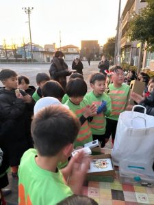 U-9SRカップ優勝上手くなる自分たちで考えるチーム鳩ヶ谷Jリーグリーガープロ川口市アイシンク新郷南安行東慈林神根東桜町小学校小学生一二三四五六年幼児少年サッカークラブチーム