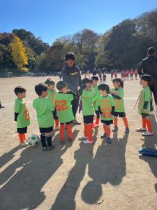 幼児U-6試合上手くなる自分たちで考えるチーム鳩ヶ谷Jリーグリーガープロ川口市アイシンク新郷南安行東慈林神根小学校小学生一二三四五六年幼児少年サッカークラブチーム