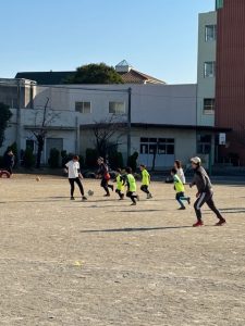 親子サッカー上手くなる自分たちで考えるチーム鳩ヶ谷Jリーグリーガープロ川口市アイシンク新郷南安行東慈林神根東桜町小学校小学生一二三四五六年幼児少年サッカークラブチーム