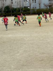 U-9試合上手くなる自分たちで考えるチーム鳩ヶ谷Jリーグリーガープロ川口市アイシンク新郷南安行東慈林神根東桜町小学校小学生一二三四五六年幼児少年サッカークラブチーム