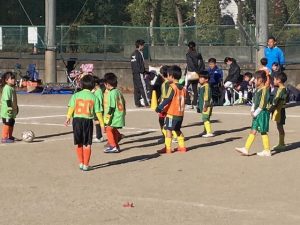 芝試合上手くなる自分たちで考えるチーム鳩ヶ谷Jリーグリーガープロ川口市アイシンク新郷南安行東慈林神根東桜町小学校小学生一二三四五六年幼児少年サッカークラブチーム