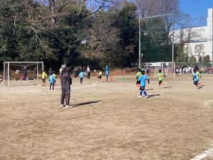 U-8試合上手くなる自分たちで考えるチーム鳩ヶ谷Jリーグリーガープロ川口市アイシンク新郷南安行東慈林神根東桜町小学校小学生一二三四五六年幼児少年サッカークラブチーム