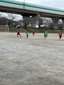 五年生U-11試合上手くなる自分たちで考えるチーム鳩ヶ谷Jリーグリーガープロ川口市アイシンク新郷南安行東慈林神根東桜町小学校小学生一二三四五六年幼児少年サッカークラブチーム