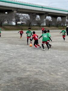 五年生U-11試合上手くなる自分たちで考えるチーム鳩ヶ谷Jリーグリーガープロ川口市アイシンク新郷南安行東慈林神根東桜町小学校小学生一二三四五六年幼児少年サッカークラブチーム