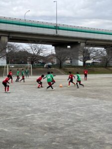 五年生U-11試合上手くなる自分たちで考えるチーム鳩ヶ谷Jリーグリーガープロ川口市アイシンク新郷南安行東慈林神根東桜町小学校小学生一二三四五六年幼児少年サッカークラブチーム