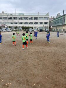 U-8試合優勝上手くなる自分たちで考えるチーム鳩ヶ谷Jリーグリーガープロ川口市アイシンク新郷南安行東慈林神根東桜町小学校小学生一二三四五六年幼児少年サッカークラブチーム