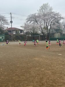 U-8試合優勝上手くなる自分たちで考えるチーム鳩ヶ谷Jリーグリーガープロ川口市アイシンク新郷南安行東慈林神根東桜町小学校小学生一二三四五六年幼児少年サッカークラブチーム