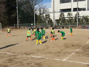 試合芝第二グランド上手くなる自分たちで考えるチーム鳩ヶ谷Jリーグリーガープロ川口市アイシンク新郷南安行東慈林神根東桜町小学校小学生一二三四五六年幼児少年サッカークラブチーム