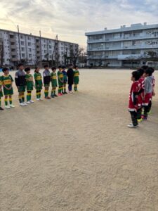 ペラーダ試合上手くなる自分たちで考えるチーム鳩ヶ谷Jリーグリーガープロ川口市アイシンク新郷南安行東慈林神根東桜町小学校小学生一二三四五六年幼児少年サッカークラブチーム