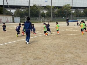草加西高校試合上手くなる自分たちで考えるチーム鳩ヶ谷Jリーグリーガープロ川口市アイシンク新郷南安行東慈林神根東桜町小学校小学生一二三四五六年幼児少年サッカークラブチーム