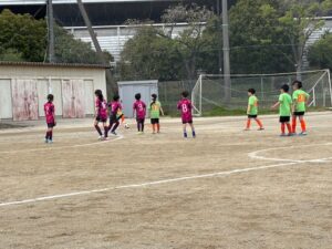 草加西高校試合上手くなる自分たちで考えるチーム鳩ヶ谷Jリーグリーガープロ川口市アイシンク新郷南安行東慈林神根東桜町小学校小学生一二三四五六年幼児少年サッカークラブチーム