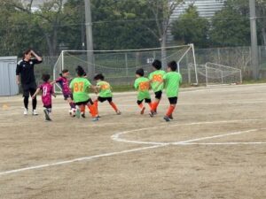 草加西高校試合上手くなる自分たちで考えるチーム鳩ヶ谷Jリーグリーガープロ川口市アイシンク新郷南安行東慈林神根東桜町小学校小学生一二三四五六年幼児少年サッカークラブチーム