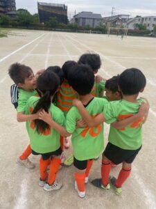 U-8試合上手くなる自分たちで考えるチーム鳩ヶ谷Jリーグリーガープロ川口市アイシンク新郷南安行東慈林神根東桜町小学校小学生一二三四五六年幼児少年サッカークラブチーム