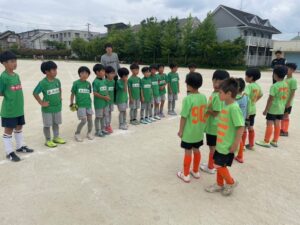 U-8試合上手くなる自分たちで考えるチーム鳩ヶ谷Jリーグリーガープロ川口市アイシンク新郷南安行東慈林神根東桜町小学校小学生一二三四五六年幼児少年サッカークラブチーム