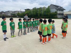 U-8試合上手くなる自分たちで考えるチーム鳩ヶ谷Jリーグリーガープロ川口市アイシンク新郷南安行東慈林神根東桜町小学校小学生一二三四五六年幼児少年サッカークラブチーム