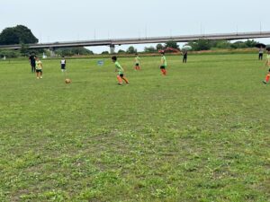 U-9試合上手くなる自分たちで考えるチーム鳩ヶ谷Jリーグリーガープロ川口市アイシンク新郷南安行東慈林神根東桜町小学校小学生一二三四五六年幼児少年サッカークラブチーム