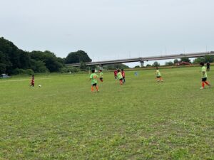 U-9試合上手くなる自分たちで考えるチーム鳩ヶ谷Jリーグリーガープロ川口市アイシンク新郷南安行東慈林神根東桜町小学校小学生一二三四五六年幼児少年サッカークラブチーム