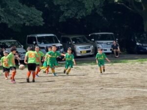 U-8試合上手くなる自分たちで考えるチーム鳩ヶ谷Jリーグリーガープロ川口市アイシンク新郷南安行東慈林神根東桜町小学校小学生一二三四五六年幼児少年サッカークラブチーム