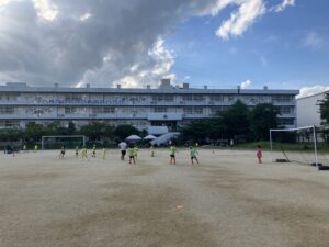 U-7試合上手くなる自分たちで考えるチーム鳩ヶ谷Jリーグリーガープロ川口市アイシンク新郷南安行東慈林神根東桜町小学校小学生一二三四五六年幼児少年サッカークラブチーム
