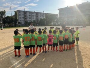 U-7試合上手くなる自分たちで考えるチーム鳩ヶ谷Jリーグリーガープロ川口市アイシンク新郷南安行東慈林神根東桜町小学校小学生一二三四五六年幼児少年サッカークラブチーム