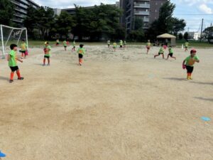 U-8試合上手くなる自分たちで考えるチーム鳩ヶ谷Jリーグリーガープロ川口市アイシンク新郷南安行東慈林神根東桜町小学校小学生一二三四五六年幼児少年サッカークラブチーム