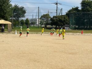 U-8試合上手くなる自分たちで考えるチーム鳩ヶ谷Jリーグリーガープロ川口市アイシンク新郷南安行東慈林神根東桜町小学校小学生一二三四五六年幼児少年サッカークラブチーム