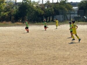 ペラーダ試合上手くなる自分たちで考えるチーム鳩ヶ谷Jリーグリーガープロ川口市アイシンク新郷南安行東慈林神根東桜町小学校小学生一二三四五六年幼児少年サッカークラブチーム