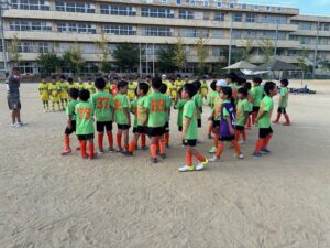 ペラーダ試合上手くなる自分たちで考えるチーム鳩ヶ谷Jリーグリーガープロ川口市アイシンク新郷南安行東慈林神根東桜町小学校小学生一二三四五六年幼児少年サッカークラブチーム