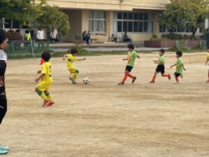 試合上手くなる自分たちで考えるチーム鳩ヶ谷Jリーグリーガープロ川口市アイシンク新郷南安行東慈林神根東桜町小学校小学生一二三四五六年幼児少年サッカークラブチーム