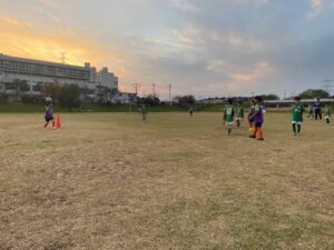 新郷東部公園試合上手くなる自分たちで考えるチーム鳩ヶ谷Jリーグリーガープロ川口市アイシンク新郷南安行東慈林神根東桜町小学校小学生一二三四五六年幼児少年サッカークラブチーム