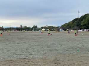 川鶴カップ上手くなる自分たちで考えるチーム鳩ヶ谷Jリーグリーガープロ川口市アイシンク新郷南安行東慈林神根東桜町小学校小学生一二三四五六年幼児少年サッカークラブチーム