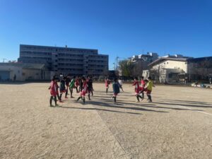 試合上手くなる自分たちで考えるチーム鳩ヶ谷Jリーグリーガープロ川口市アイシンク新郷南安行東慈林神根東桜町小学校小学生一二三四五六年幼児少年サッカークラブチーム