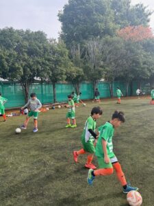 青木町公園上手くなる自分たちで考えるチーム鳩ヶ谷Jリーグリーガープロ川口市アイシンク新郷南安行東慈林神根東桜町小学校小学生一二三四五六年幼児少年サッカークラブチーム