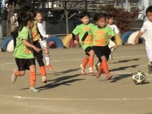 試合鳩ケ谷キッカーズ上手くなる自分たちで考えるチーム鳩ヶ谷Jリーグリーガープロ川口市アイシンク新郷南安行東慈林神根東桜町小学校小学生一二三四五六年幼児少年サッカークラブチーム