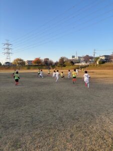 新郷東部公園草加市立新里小学校試合上手くなる自分たちで考えるチーム鳩ヶ谷Jリーグリーガープロ川口市アイシンク新郷南安行東慈林神根東桜町小学校小学生一二三四五六年幼児少年サッカークラブチーム