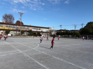 草加市立新里小学校試合上手くなる自分たちで考えるチーム鳩ヶ谷Jリーグリーガープロ川口市アイシンク新郷南安行東慈林神根東桜町小学校小学生一二三四五六年幼児少年サッカークラブチーム