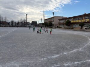 新郷東部公園草加市立新里小学校試合上手くなる自分たちで考えるチーム鳩ヶ谷Jリーグリーガープロ川口市アイシンク新郷南安行東慈林神根東桜町小学校小学生一二三四五六年幼児少年サッカークラブチーム