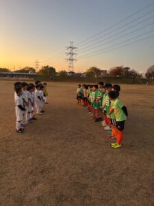 新郷東部公園草加市立新里小学校試合上手くなる自分たちで考えるチーム鳩ヶ谷Jリーグリーガープロ川口市アイシンク新郷南安行東慈林神根東桜町小学校小学生一二三四五六年幼児少年サッカークラブチーム
